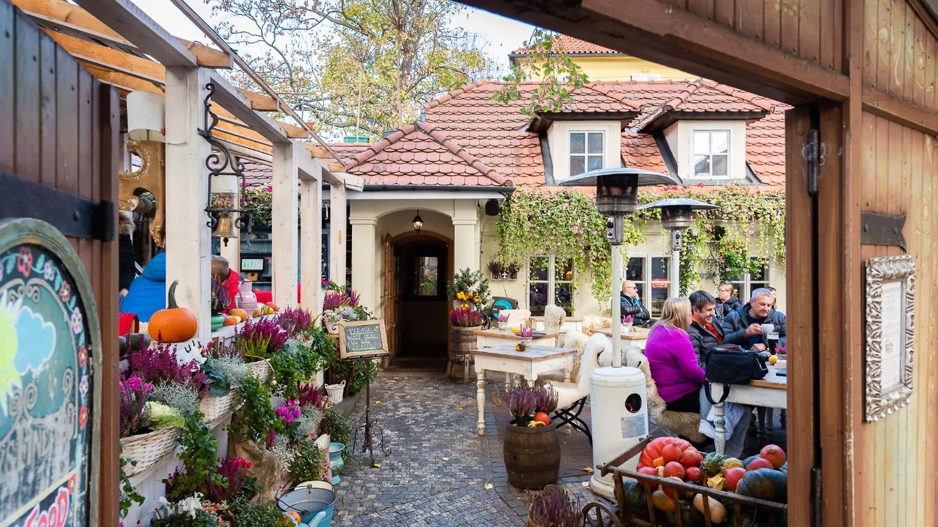 Luxury Retreat By Charles Bridge Apartment Prague