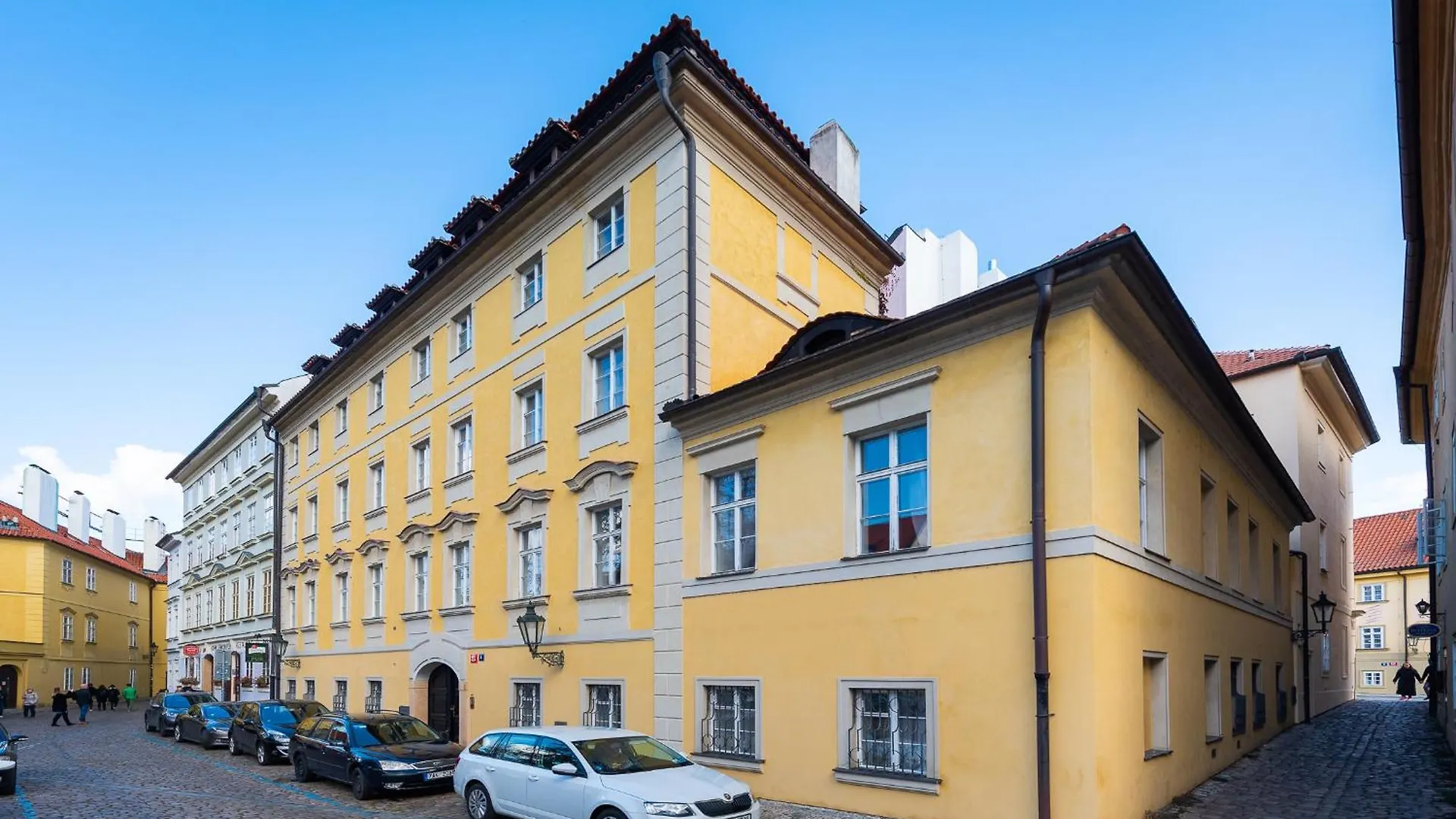 Luxury Retreat By Charles Bridge Apartment Prague