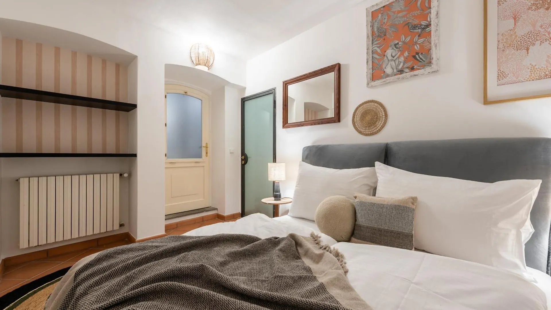 Luxury Retreat By Charles Bridge Apartment Prague