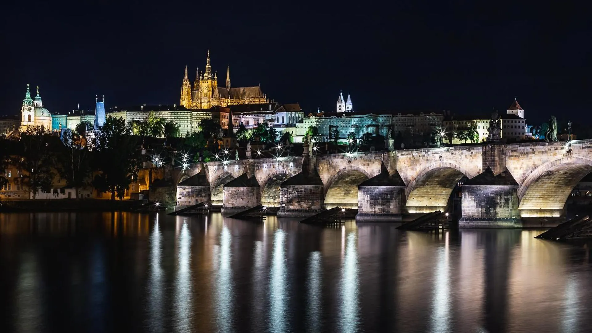 Luxury Retreat By Charles Bridge Apartment Prague