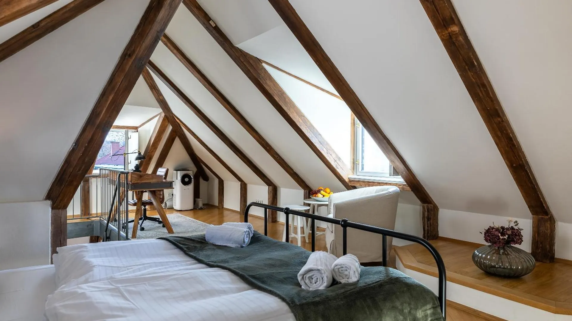 Luxury Retreat By Charles Bridge Apartment Prague 0*,
