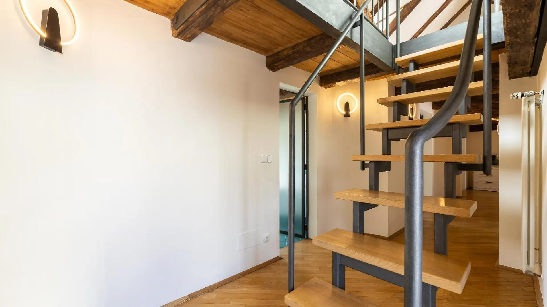 Luxury Retreat By Charles Bridge Apartment Prague