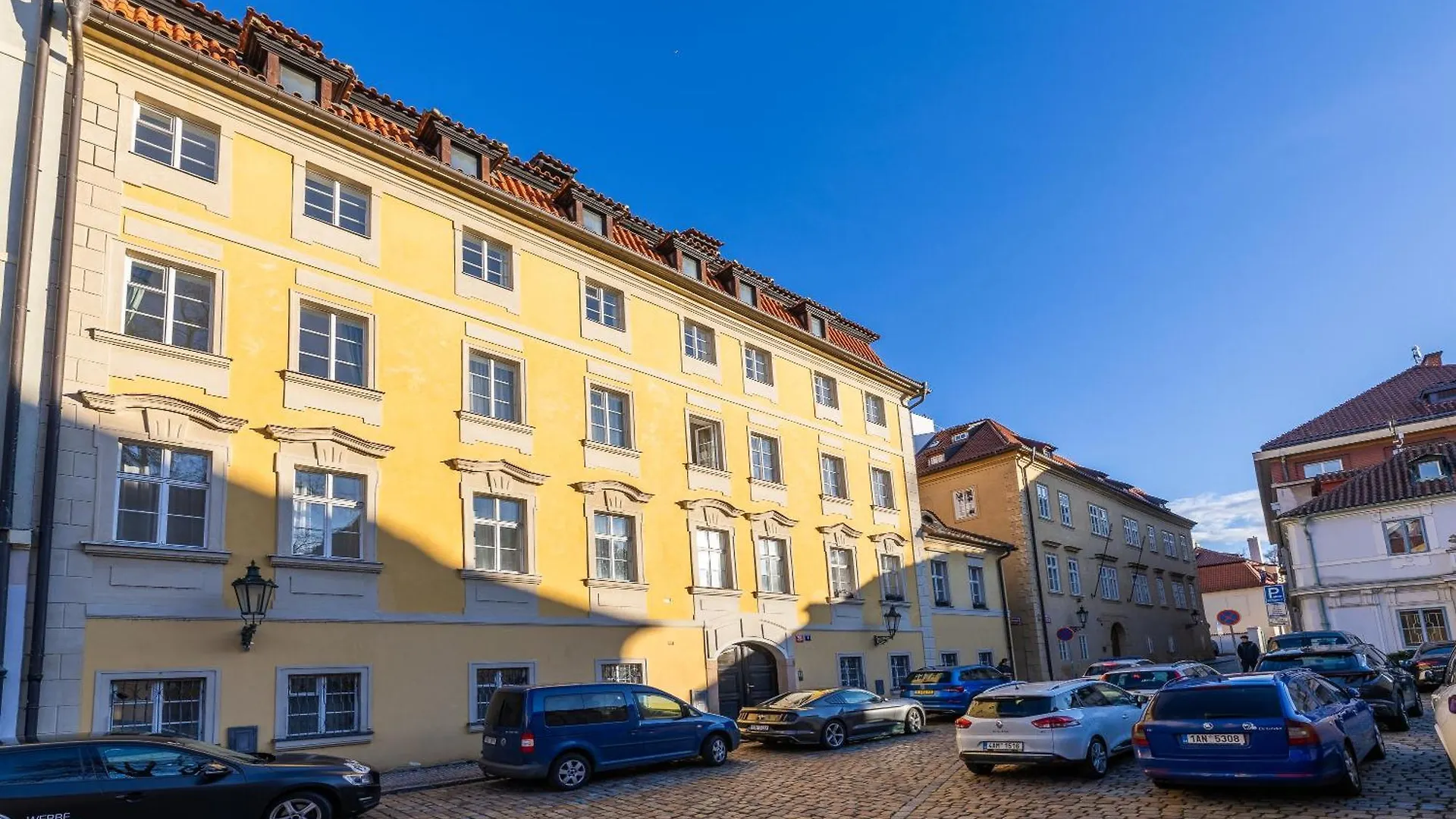 Luxury Retreat By Charles Bridge Apartment Prague