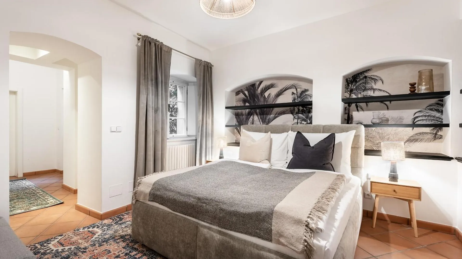 Luxury Retreat By Charles Bridge Apartment Prague
