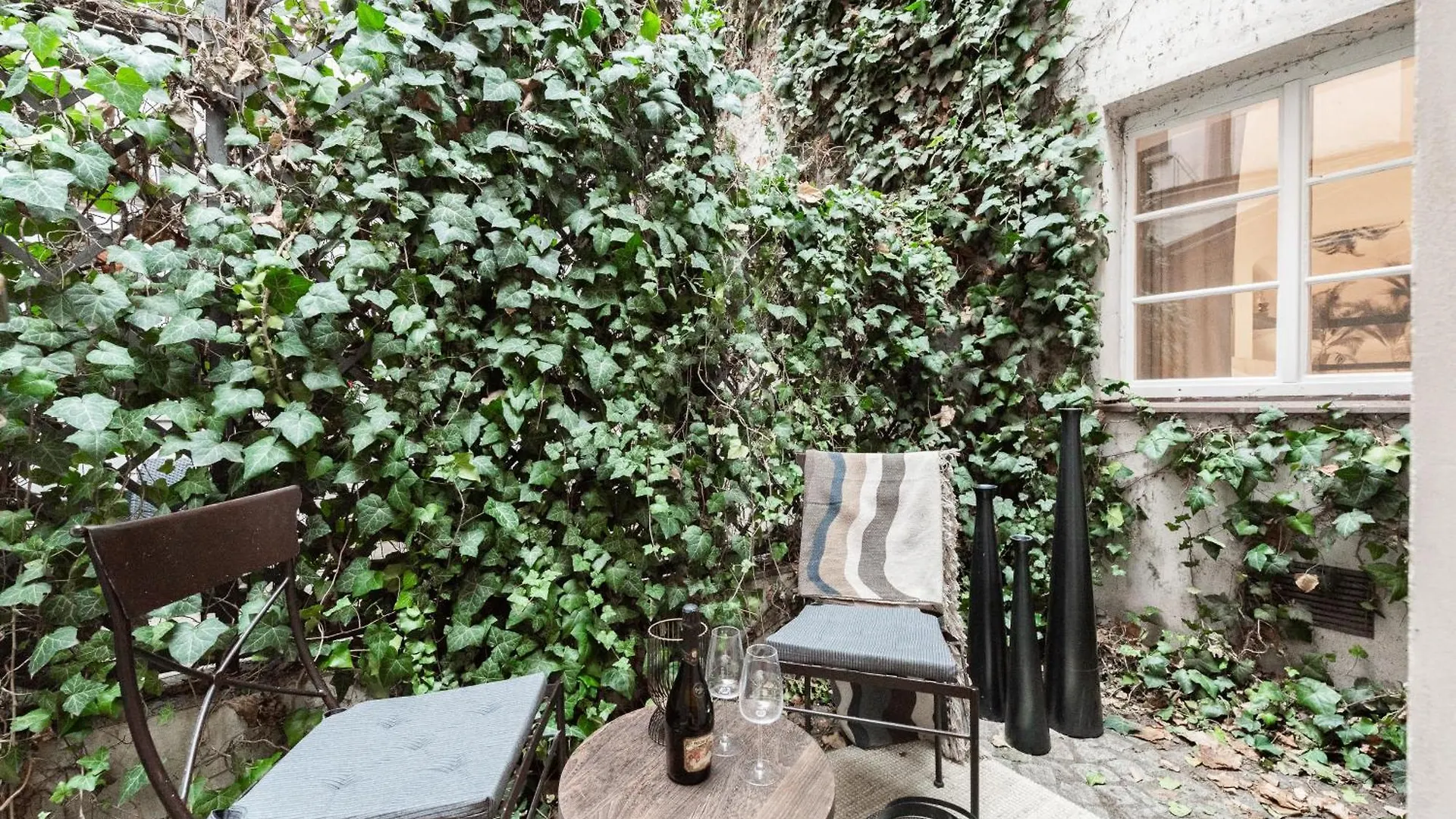 Luxury Retreat By Charles Bridge Apartment Prague
