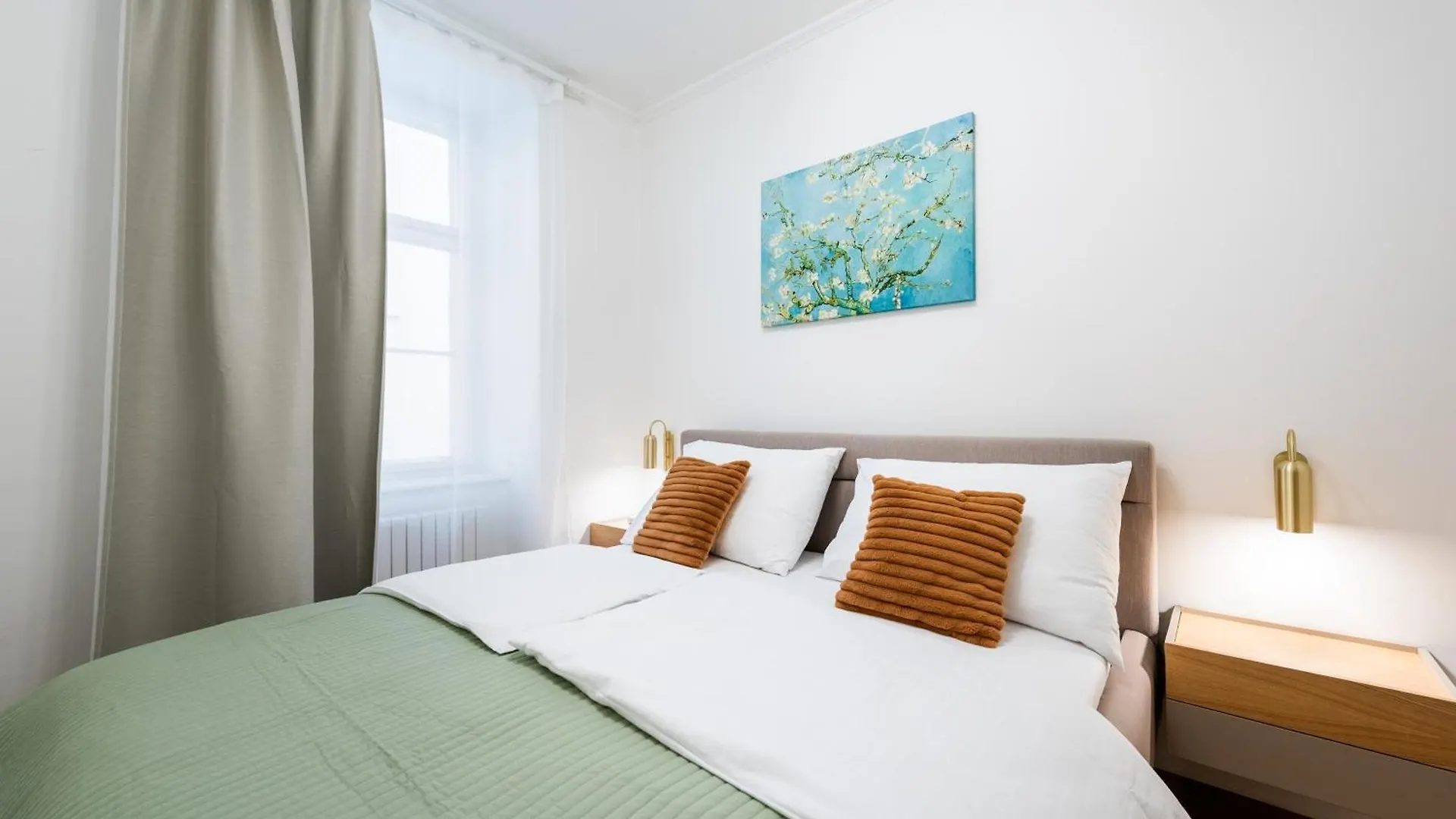 Luxury Retreat By Charles Bridge Apartment Prague